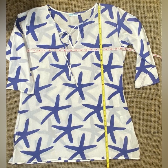 West Indies White with Royal Blue Starfish Tunic, Size M, Tie Neck, 3/4 Sleeves - Picture 6 of 7